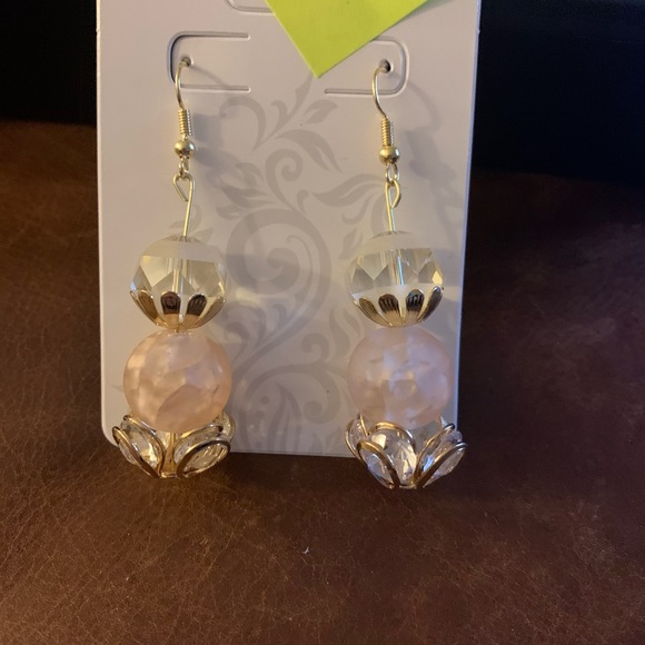 Earring - Picture 3 of 16